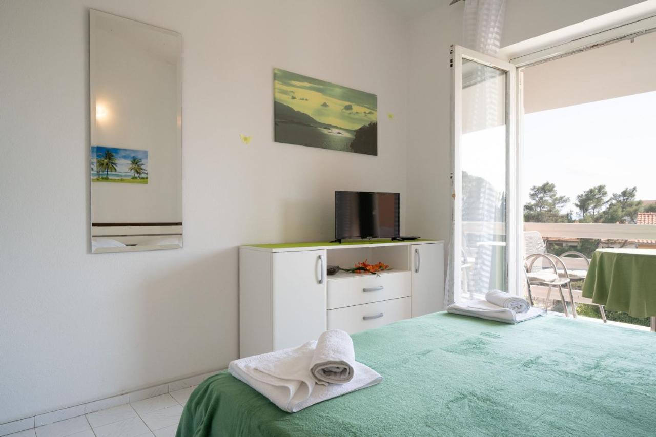 Laidback Apartments Orebic Bagian luar foto